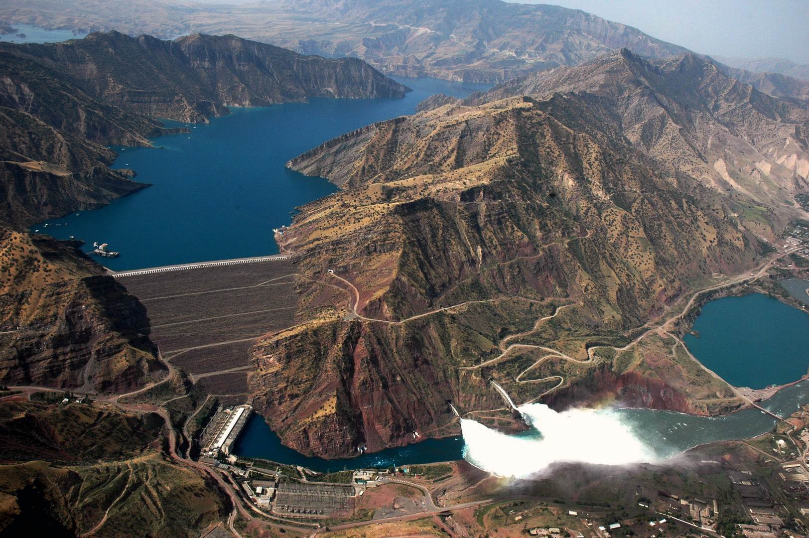 Большие кули. Нурекская ГЭС Таджикистан. ГЭС Нурек в Таджикистане. Нурекская ГЭС плотина. Нурекское водохранилище в Таджикистане.